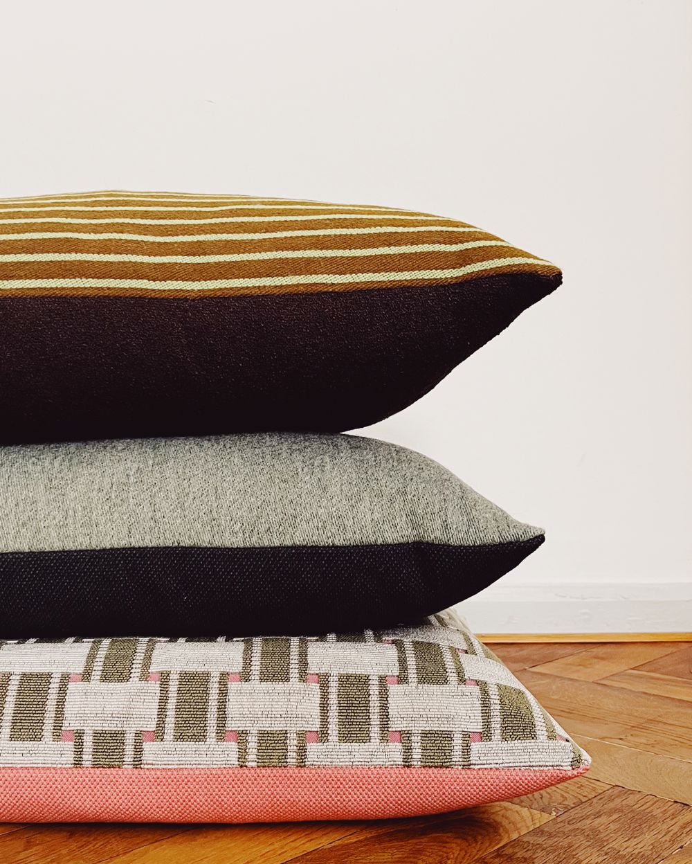 5F19D814 9501 4F1A B736 2D4D33FBC289